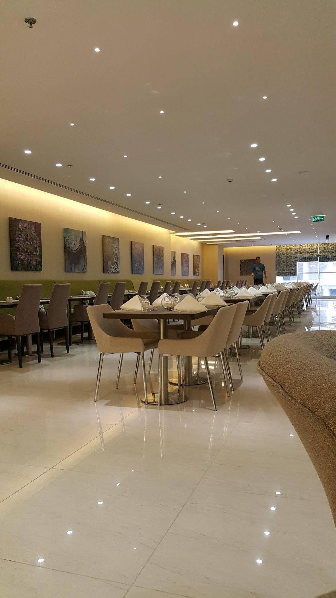 M Hotel Makkah By Millennium Μέκκα Εξωτερικό φωτογραφία The hotel's restaurant