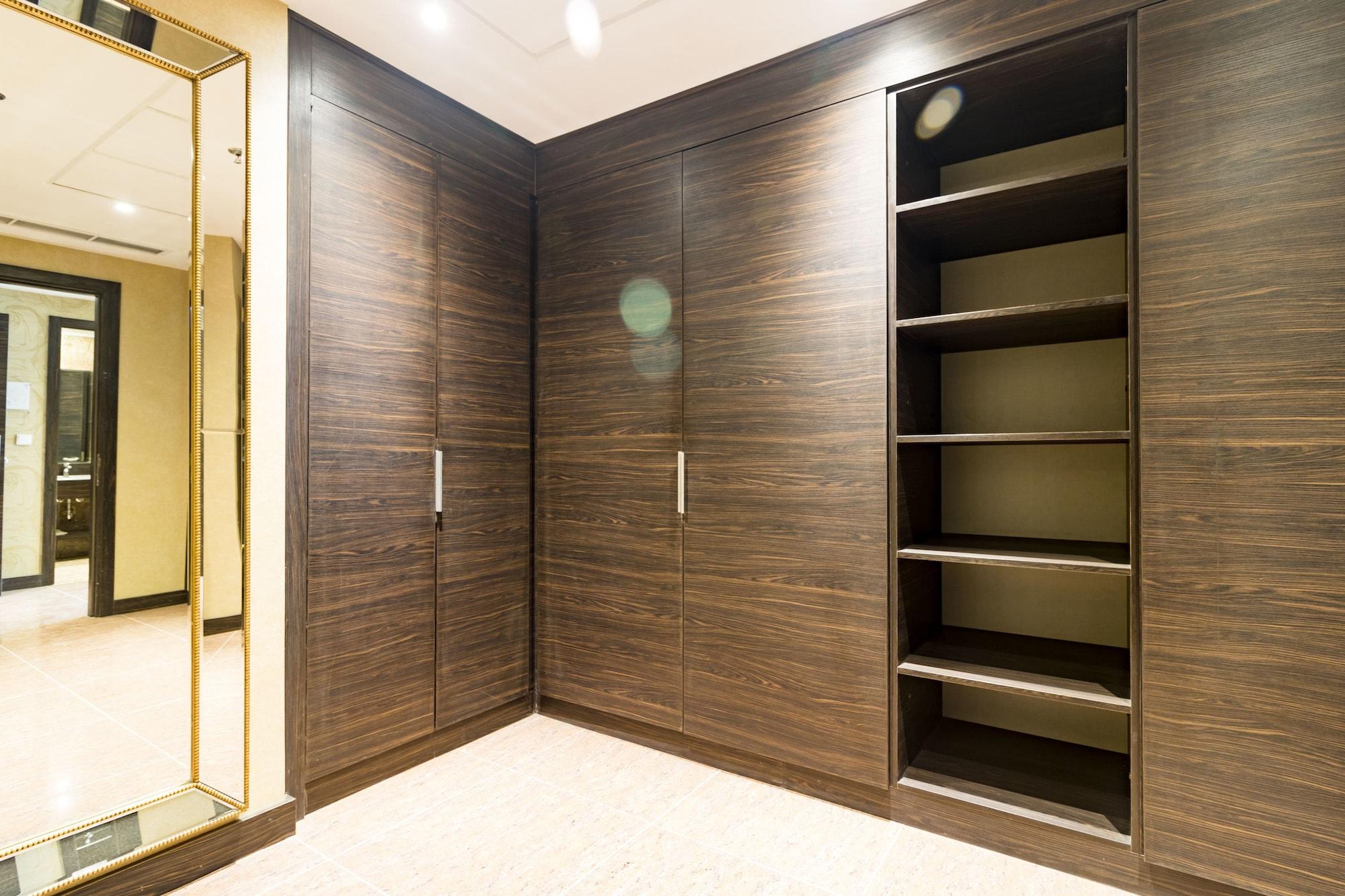 M Hotel Makkah By Millennium Μέκκα Εξωτερικό φωτογραφία A wardrobe
