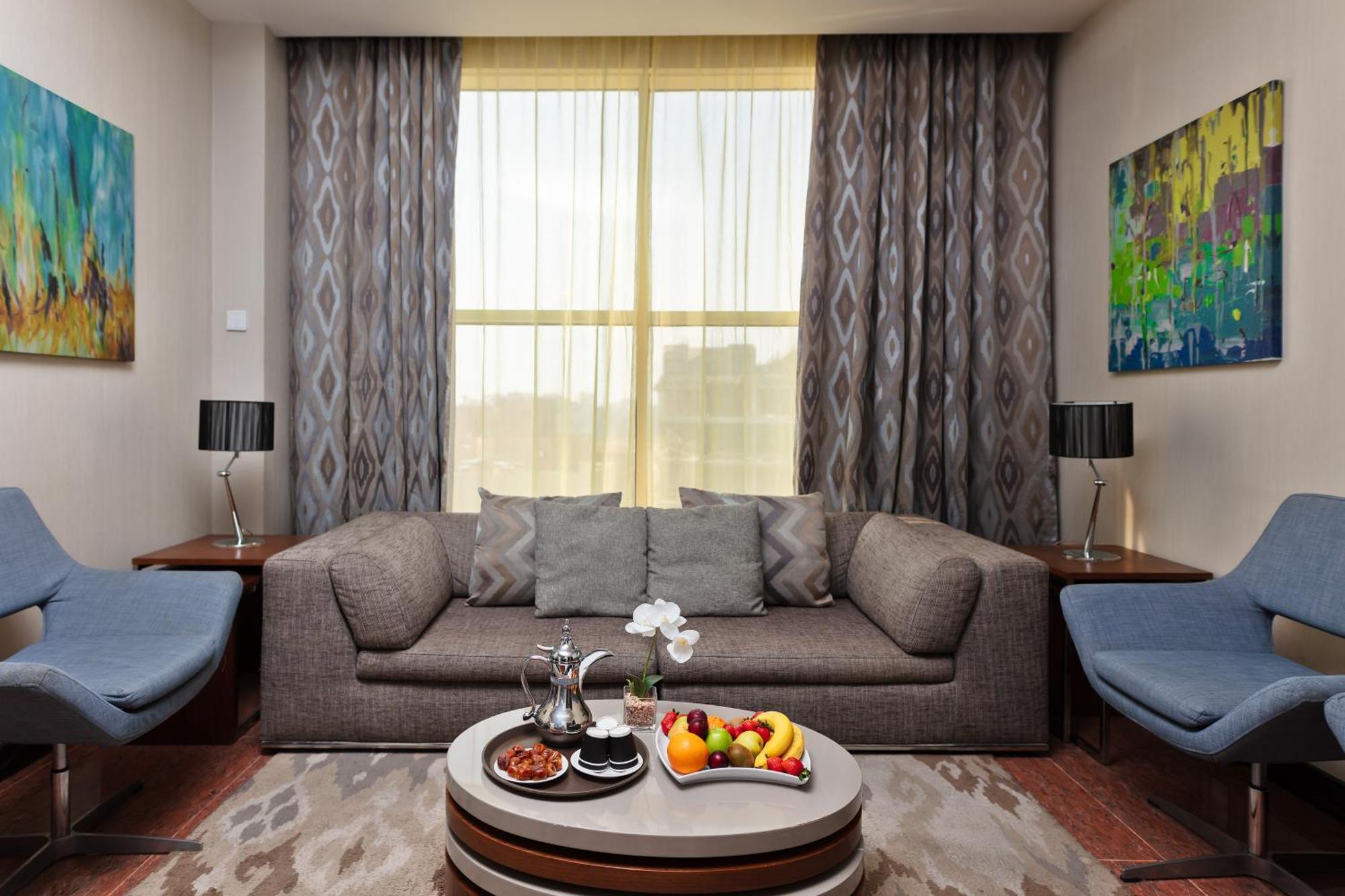 M Hotel Makkah By Millennium Μέκκα Εξωτερικό φωτογραφία A living room in a hotel