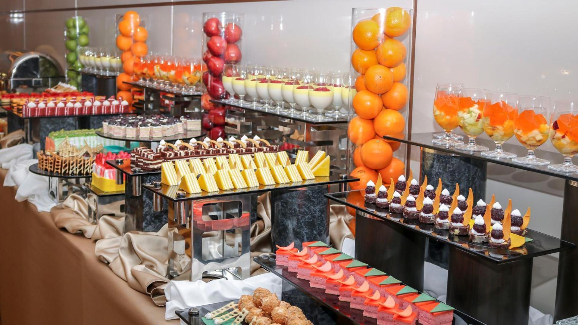 M Hotel Makkah By Millennium Μέκκα Εξωτερικό φωτογραφία A buffet at a luxury hotel
