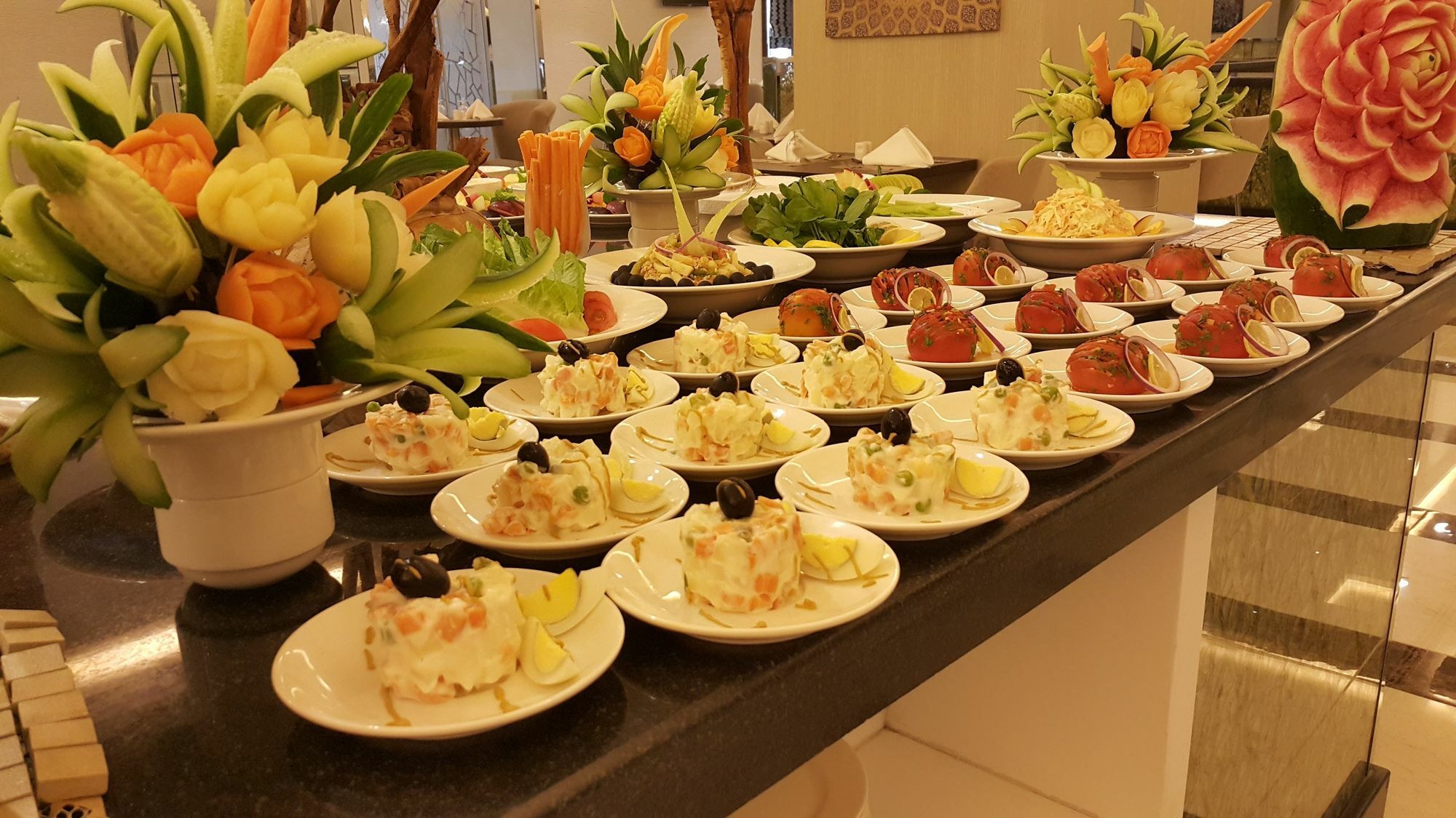 M Hotel Makkah By Millennium Μέκκα Εξωτερικό φωτογραφία A buffet at a luxury hotel in Vietnam